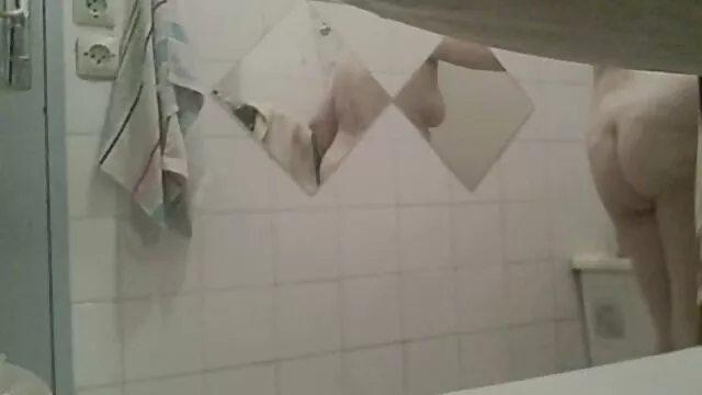 私のお父さんのカメラに口 女性 の アダルト ビデオ