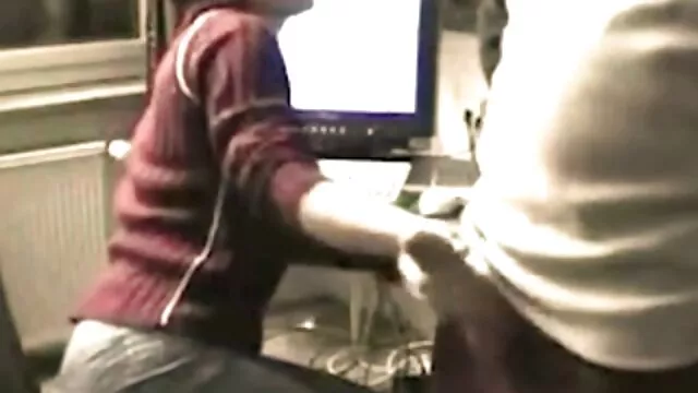 セクシーンの大きなお尻のタトゥー 女性 用 無料 エッチ 動画