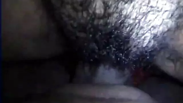 ソレシートとビールのいくつかのボトルで 女性 向け 無料 セックス 動画