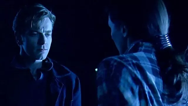 ディルドクソで、彼女のおもちゃは、セクションの最後に突出しています！ 女の子 向け 無料 av