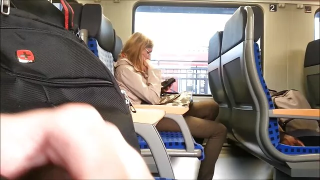 劇場XXXバス自然の妖精で av 動画 女子 向け