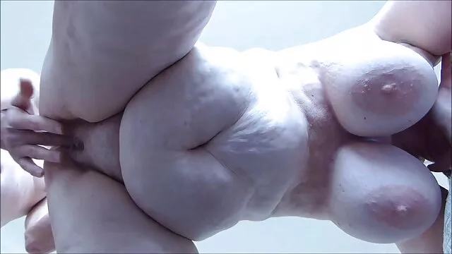 日本のお母さんとともに息子とお父さんで寝室 女の子 の ため の エッチ な 動画