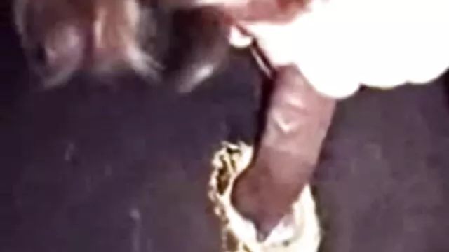 ドラッグウェイトレスティナは自宅で再開されます。 エロメン 無 修正 動画