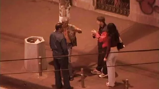 私の新しい友人は街の雌犬です私は彼女を公園に連れて行ってコックを吸う 女の子 用 アダルト ビデオ