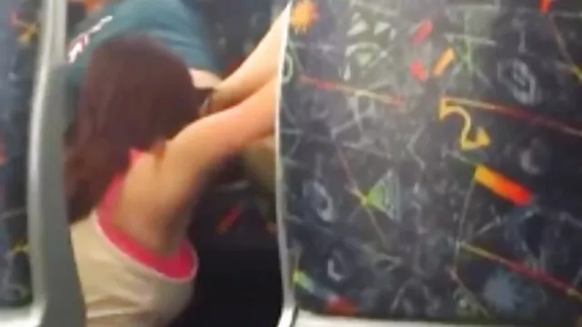 男の子のベッドのときにコックは、彼の母親の定番です(近親相姦） 無料 女性 向け セックス 動画