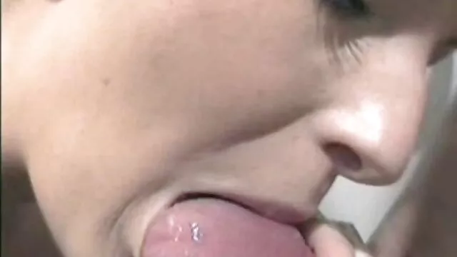 小さなブルネットslut見つけ彼女の兄弟欲しいへくそ彼女の 女性 が 見る av 動画